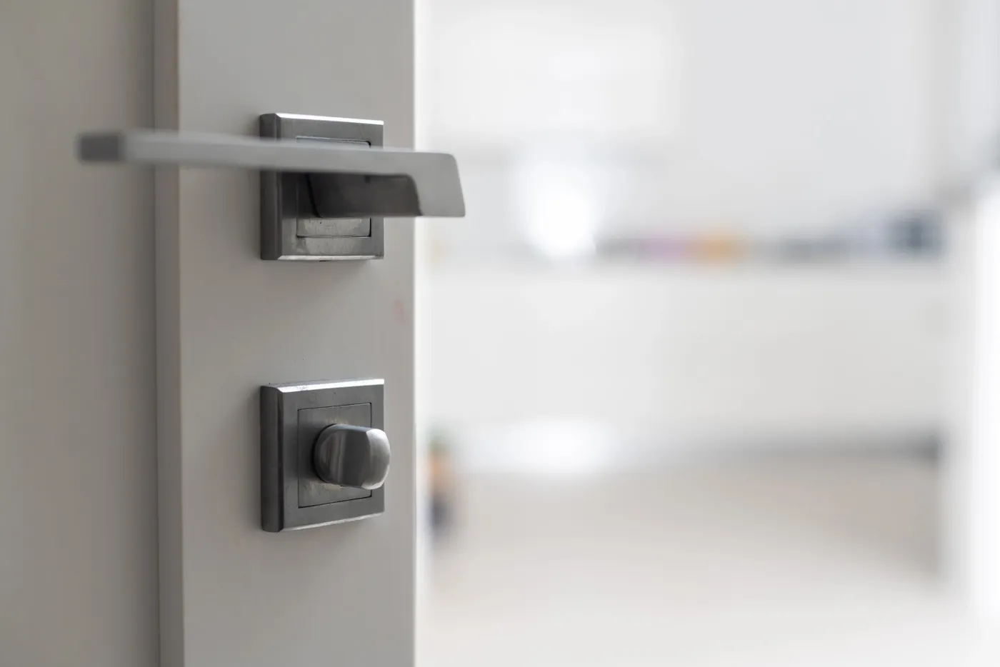 Poignée et serrure de porte d'entrée installées en Seine-Saint-Denis